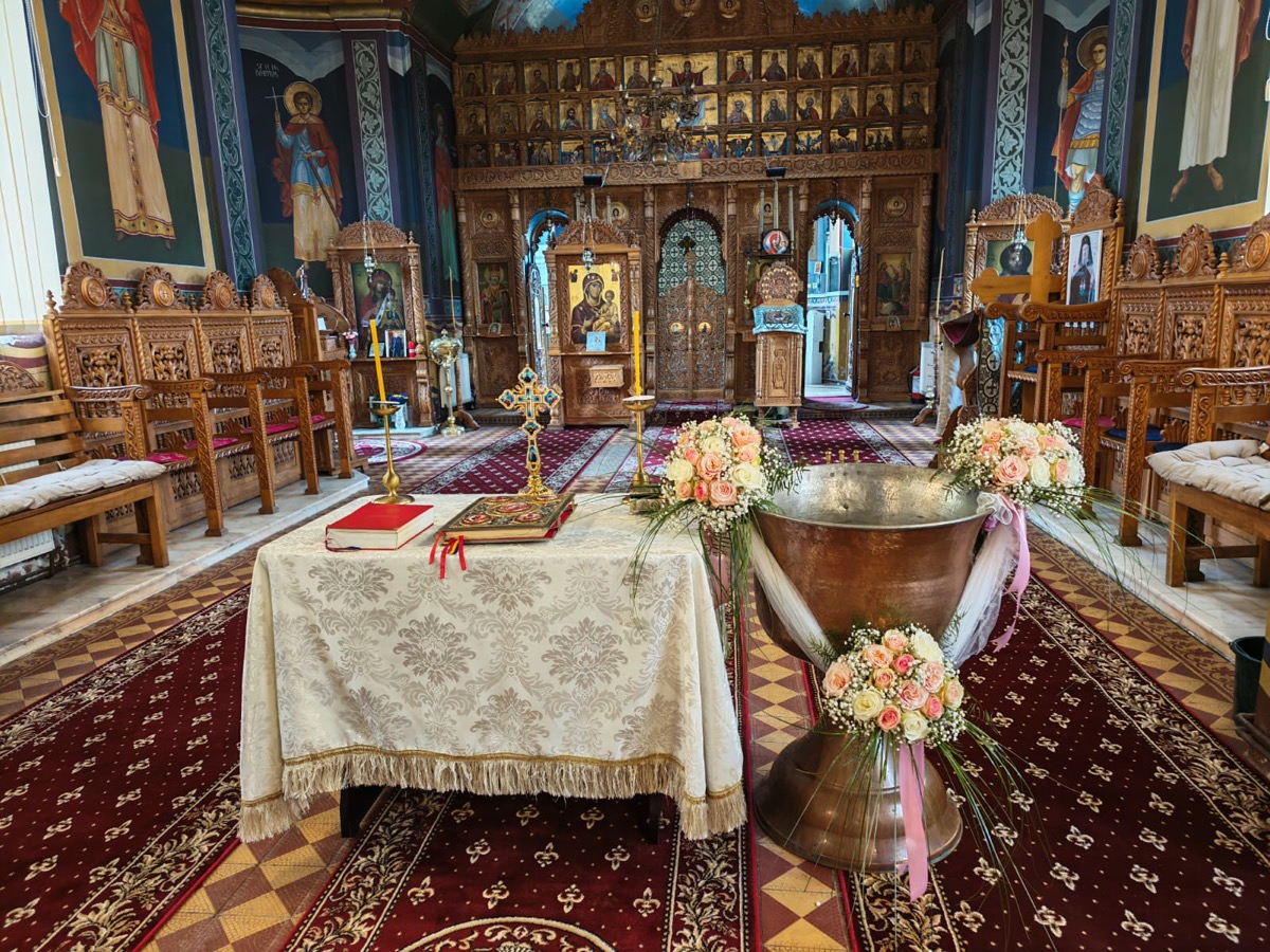 Decorațiuni florale botez biserică — aranjamente e-flower