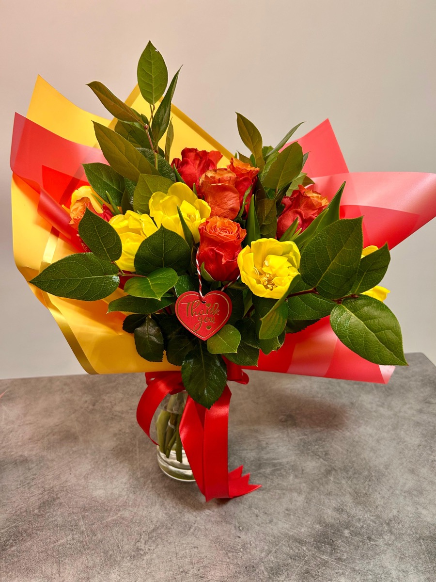 Buchet Valentine Day galben și roșu — e-flower București