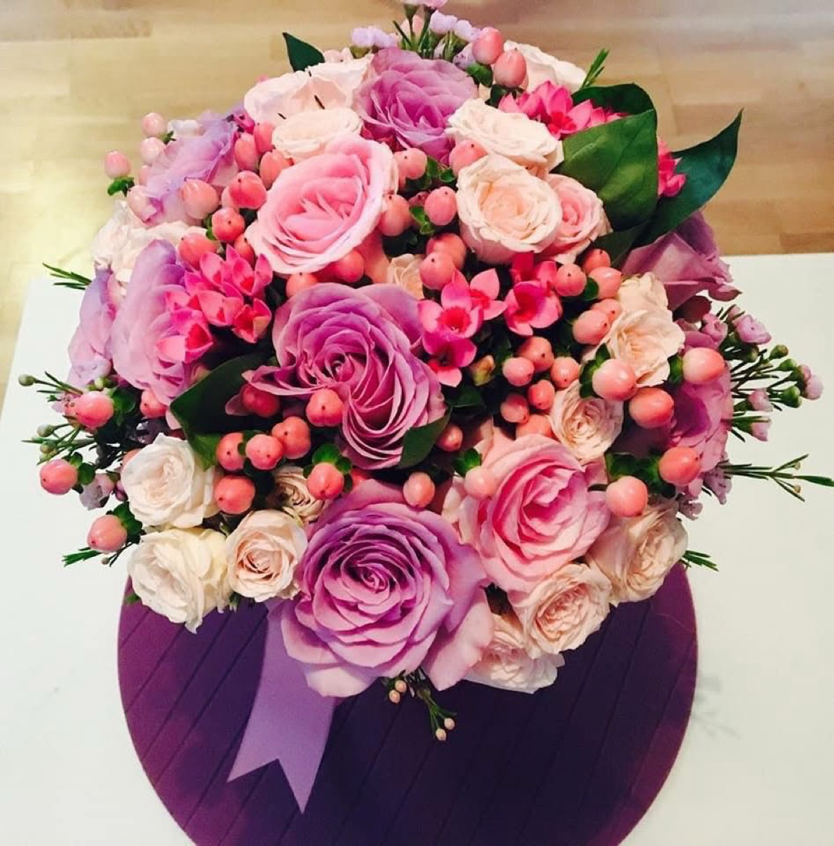 Cutie cu trandafiri mov - e-flower